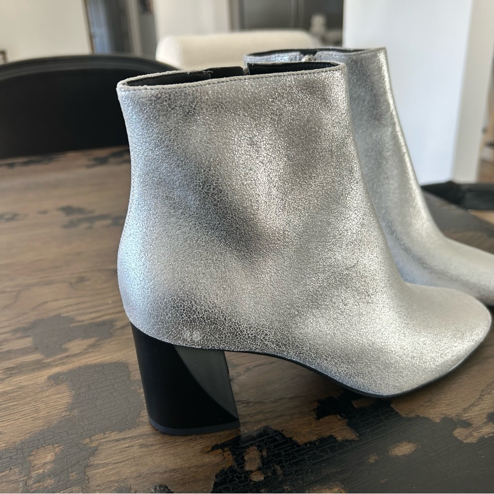 Silver booties. - Picture 2 of 7